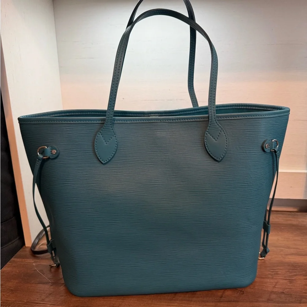 Louis Vuitton Epi Leather Neverfull MM in Teal